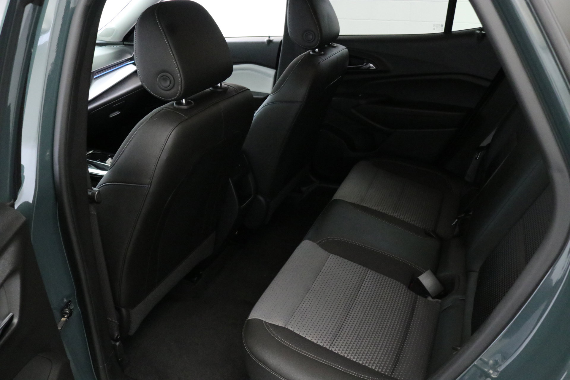 2025 Chevrolet Trax LT photo 22
