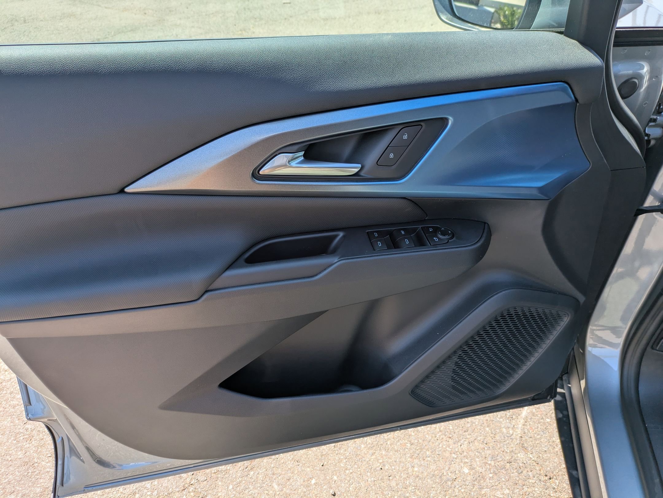 2026 Chevrolet Equinox EV 1LT photo 25