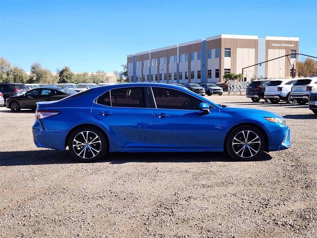 2018 Toyota Camry L photo 2