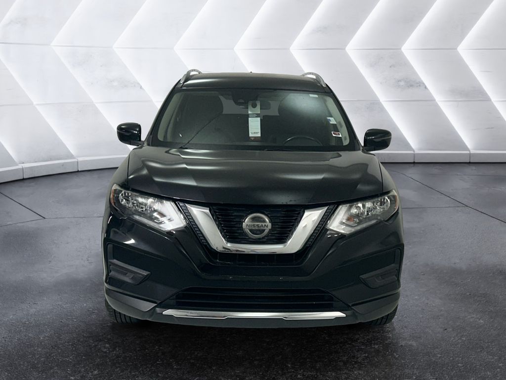 2019 Nissan Rogue SV photo 2