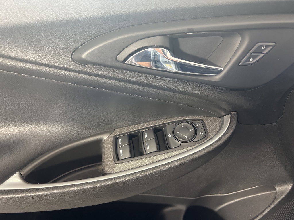 2017 Chevrolet Malibu 1LT photo 7