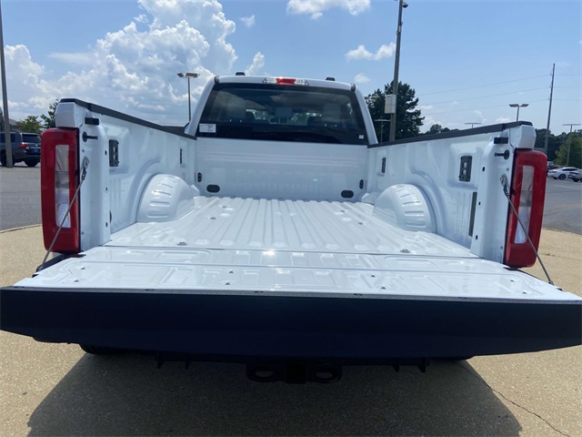 2025 Ford F-350 photo 8