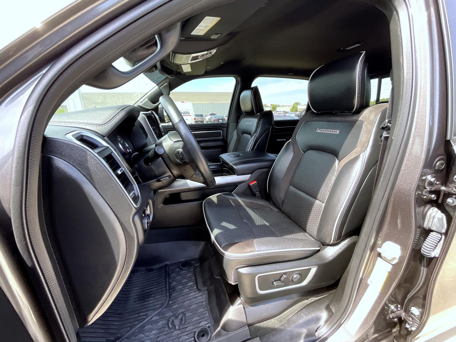 2023 Ram 1500 Laramie photo 10