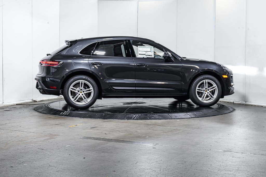 2025 Porsche Macan T photo 7