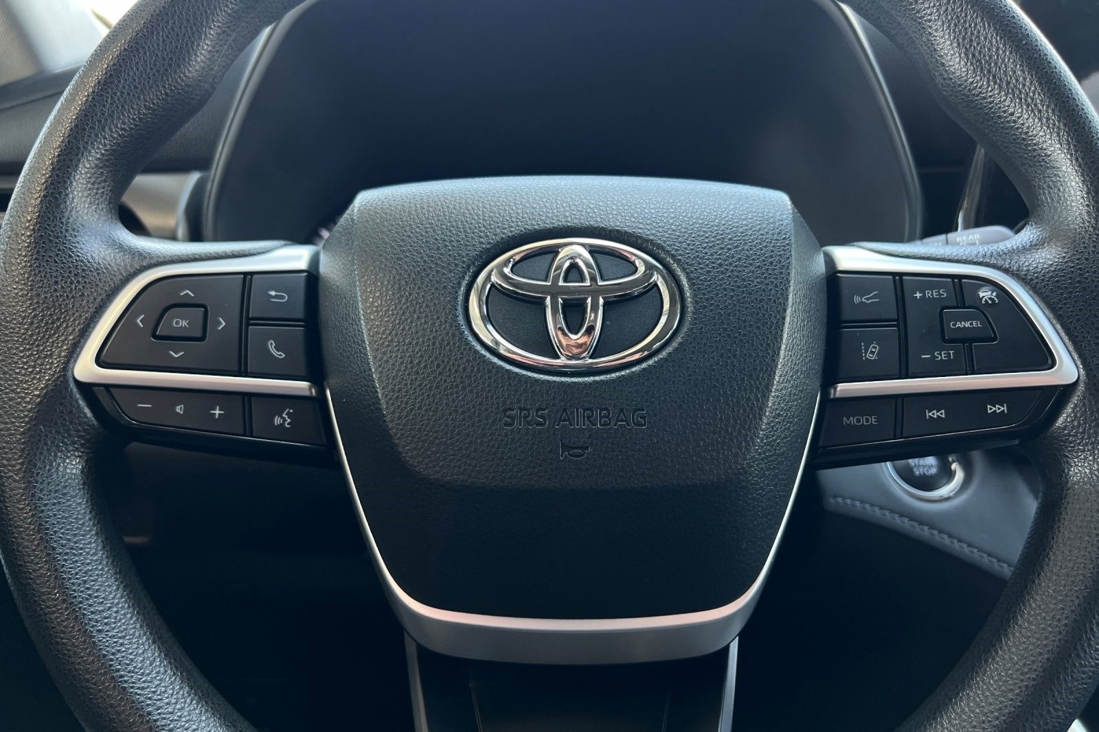2023 Toyota Highlander L photo 25