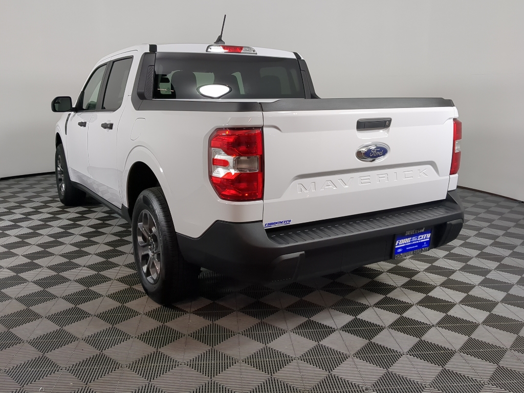 2024 Ford Maverick XLT photo 2