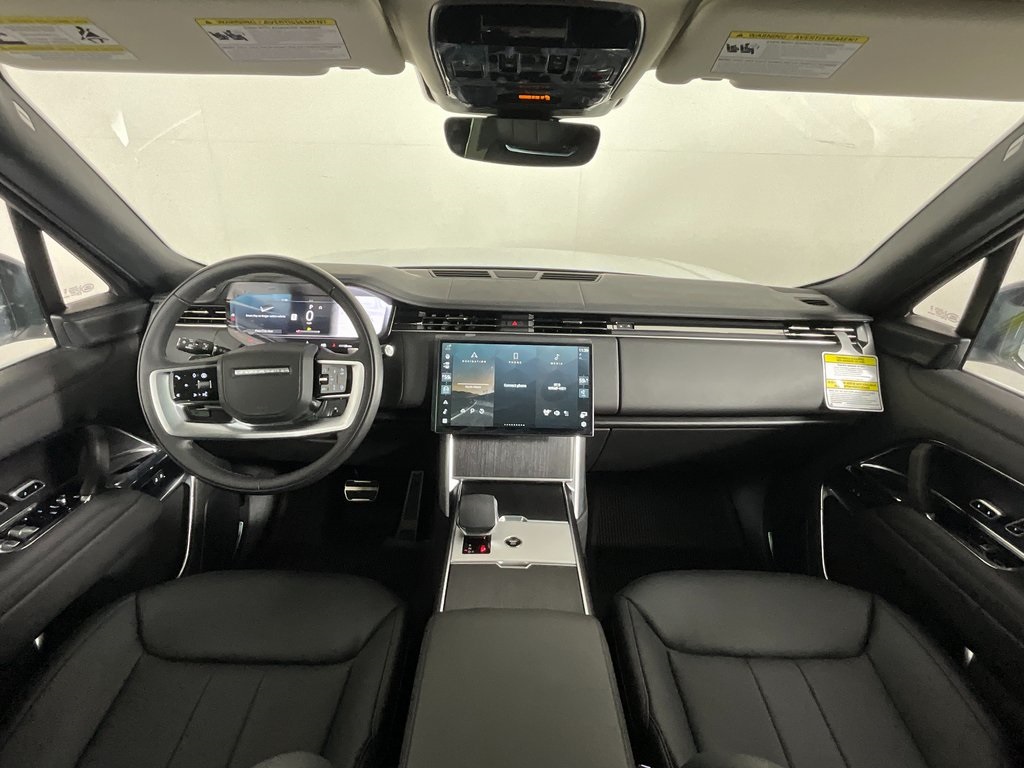 2025 Land Rover Range Rover SE photo 4
