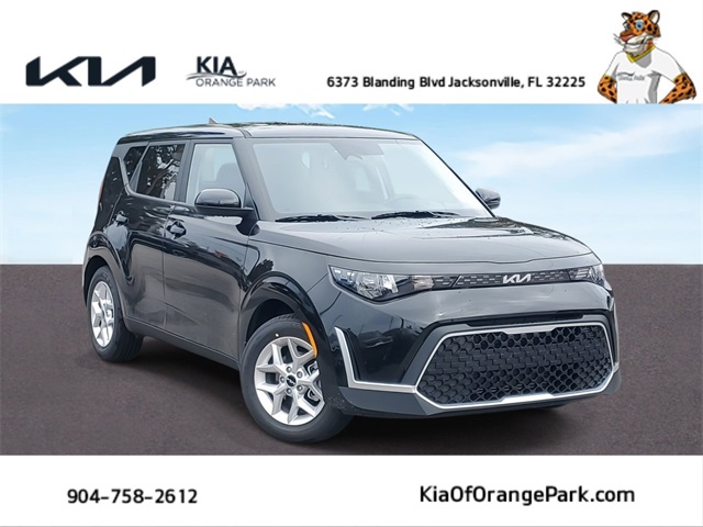 2025 Kia Soul LX's photo