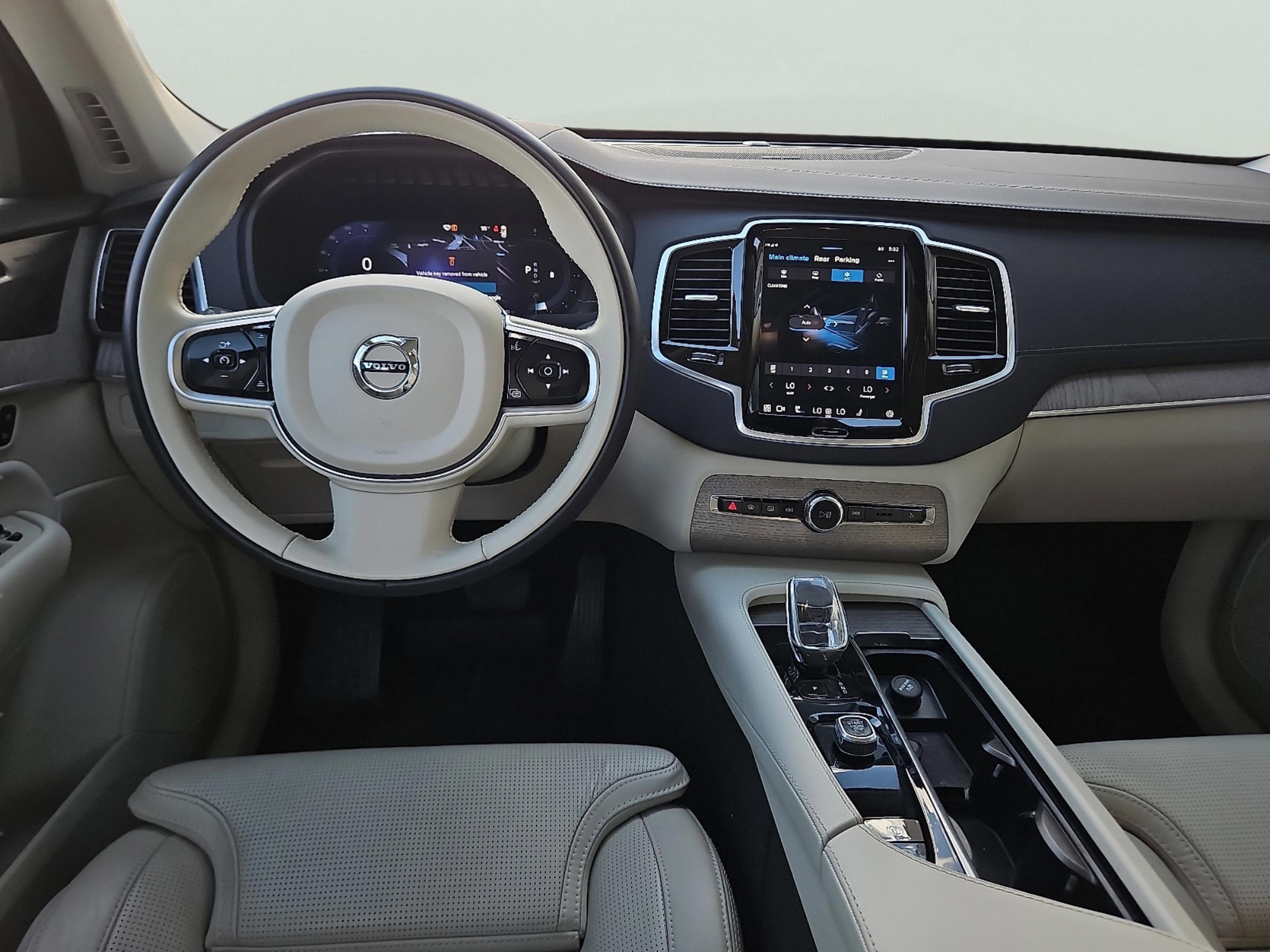 2023 Volvo XC90 Ultimate photo 7
