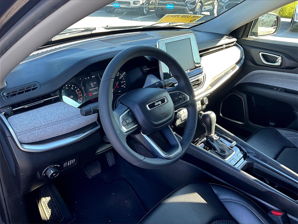 2022 Jeep Compass Latitude photo 8