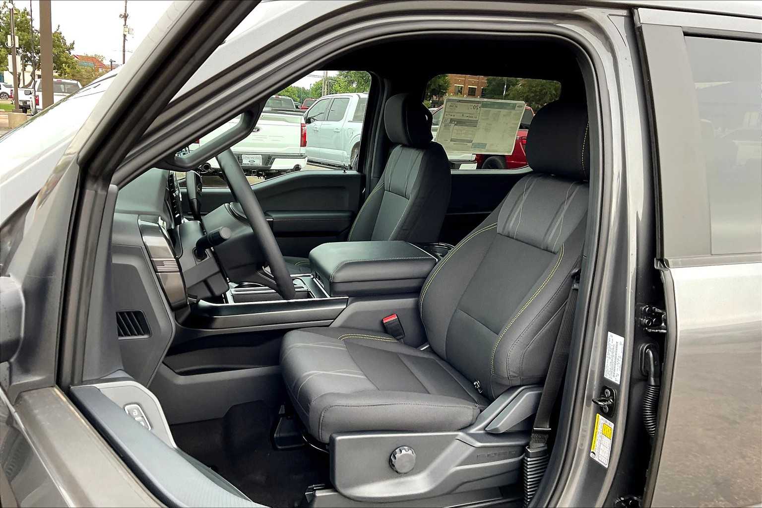 2025 Ford F-150 STX photo 9