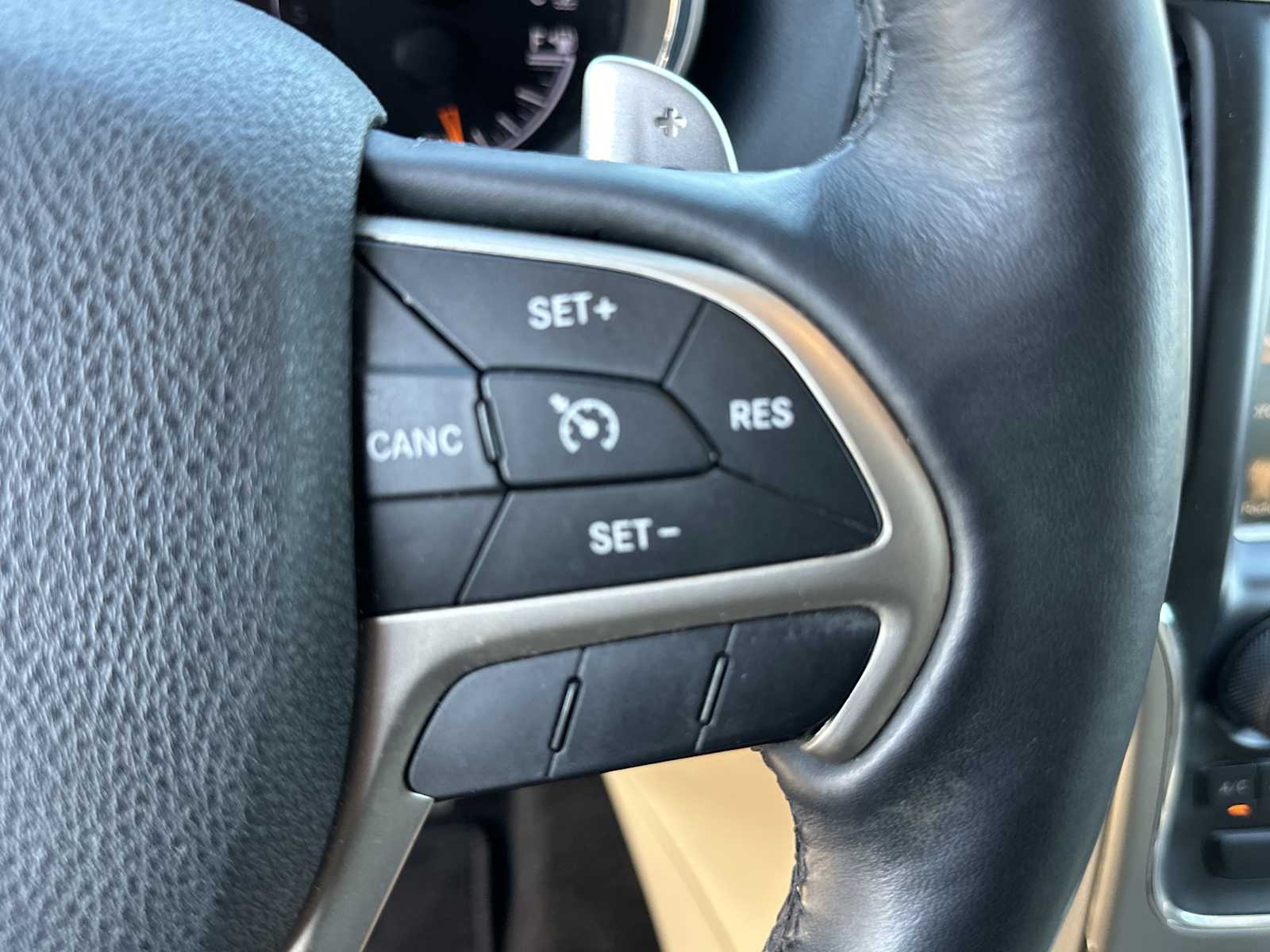2015 Jeep Grand Cherokee Limited photo 26