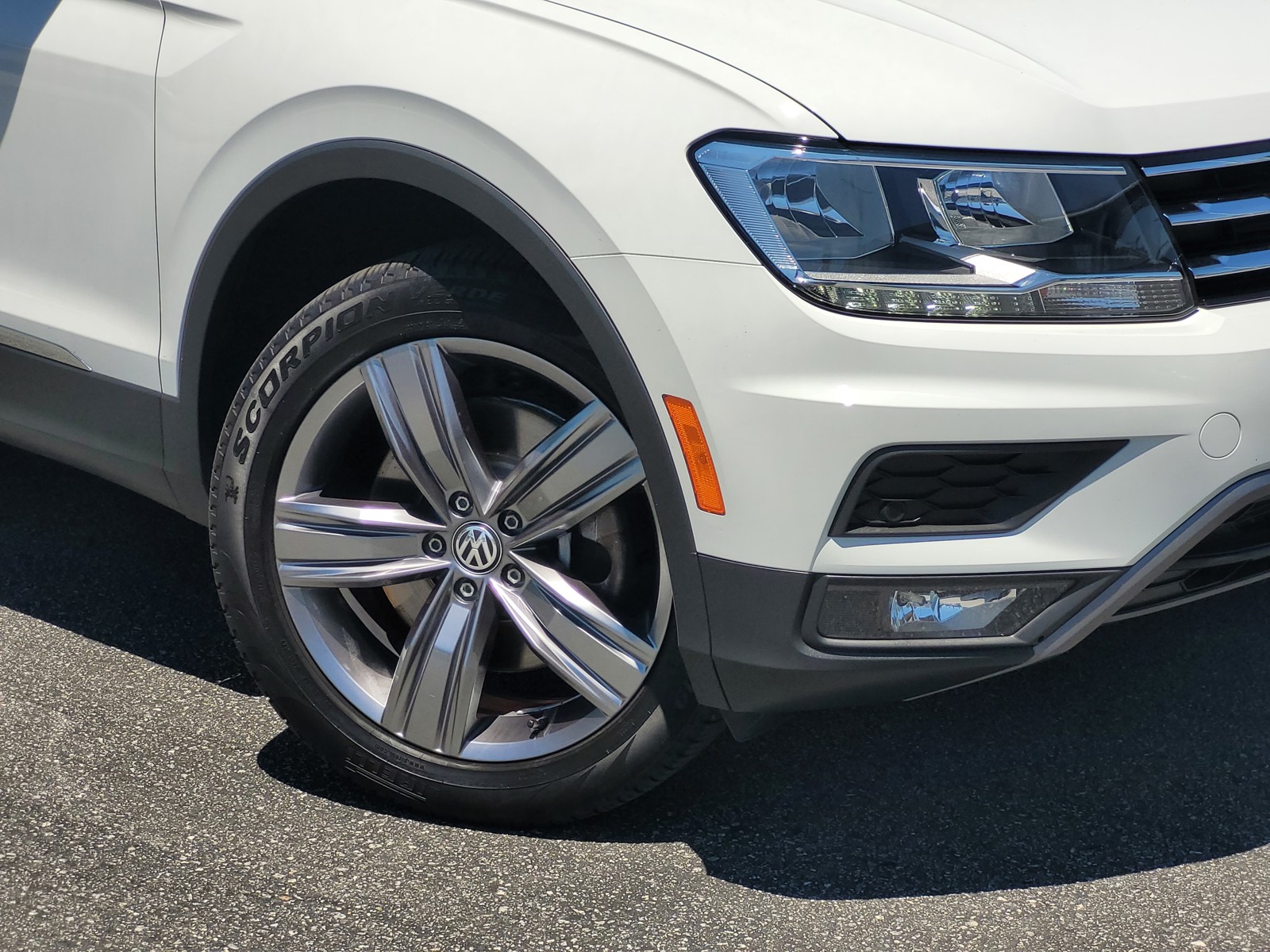 Image 3 of Pre-Owned 2021 Volkswagen Tiguan 2.0T SEL FWD 4D Sport Utility