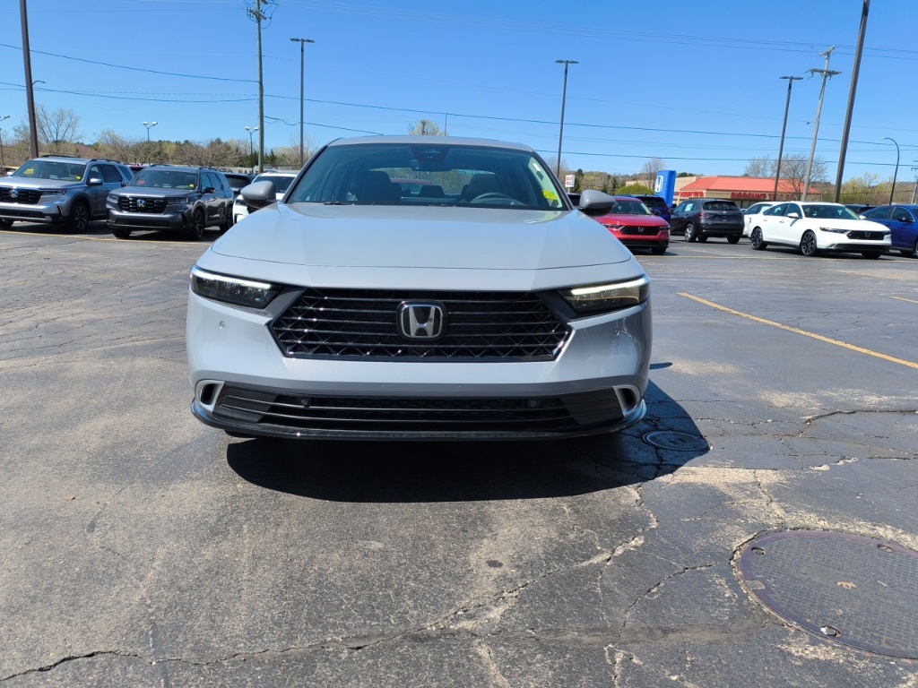 2025 Honda Accord Hybrid Touring photo 3