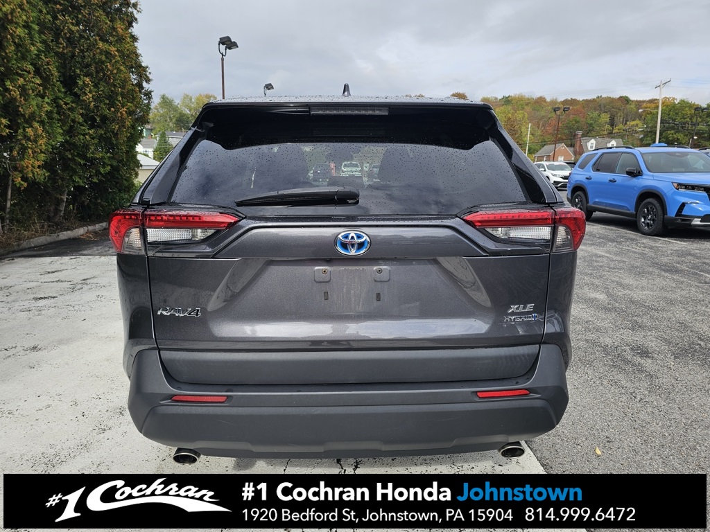 2022 Toyota RAV4 Hybrid XLE photo 4