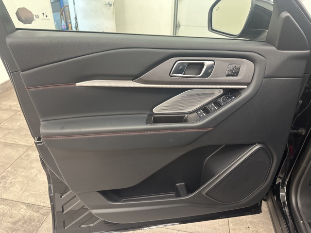 2025 Ford Explorer ST photo 12