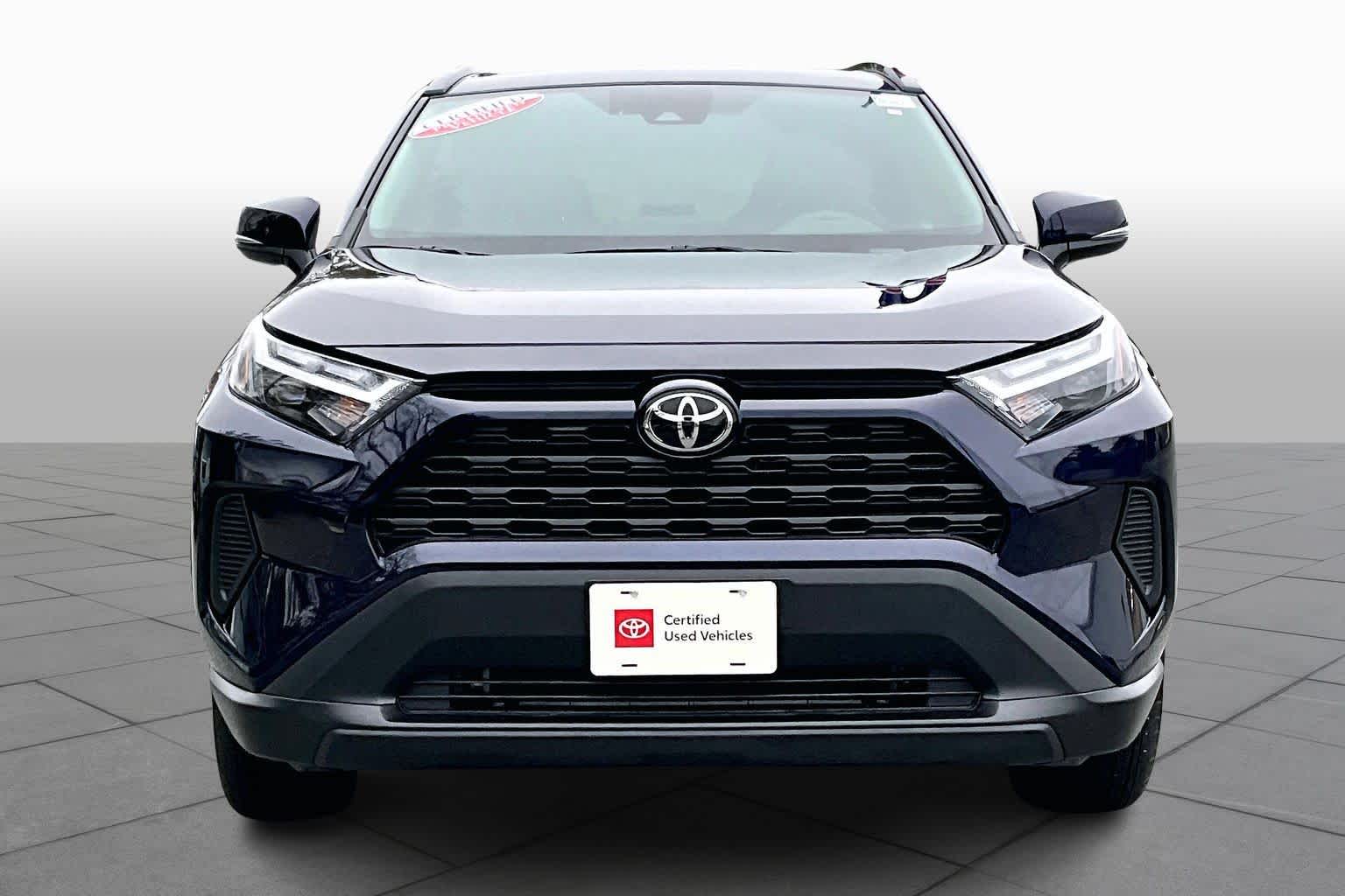 2023 Toyota RAV4 XLE photo 3