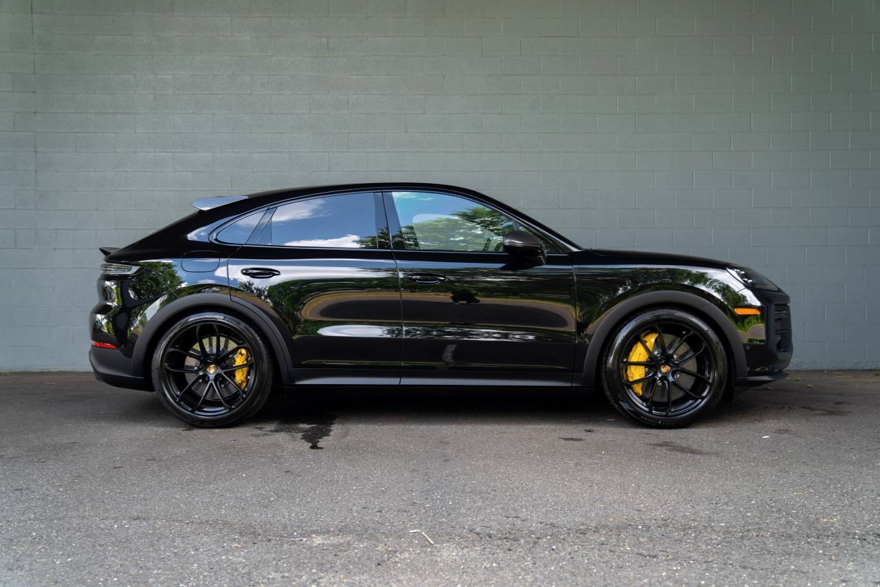2025 Porsche Cayenne Turbo GT photo 16