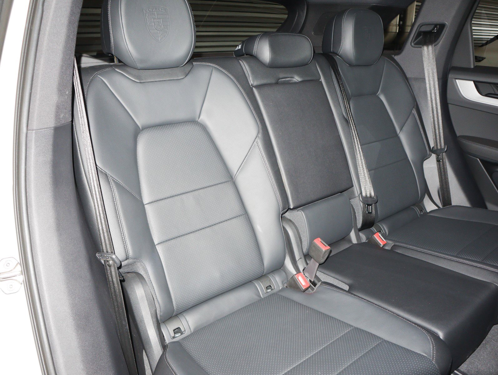 2024 Porsche Cayenne S photo 6