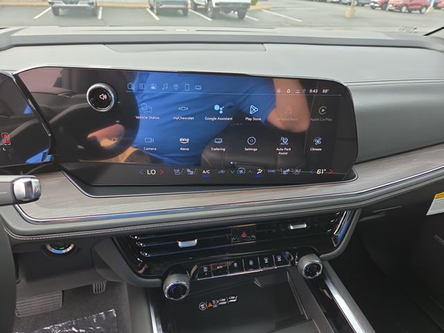 2025 Chevrolet Suburban Premier photo 11