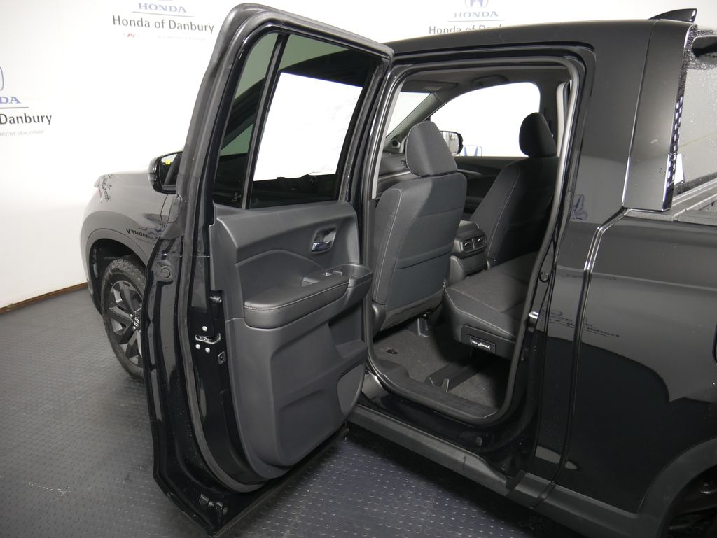 2025 Honda Ridgeline Sport photo 9