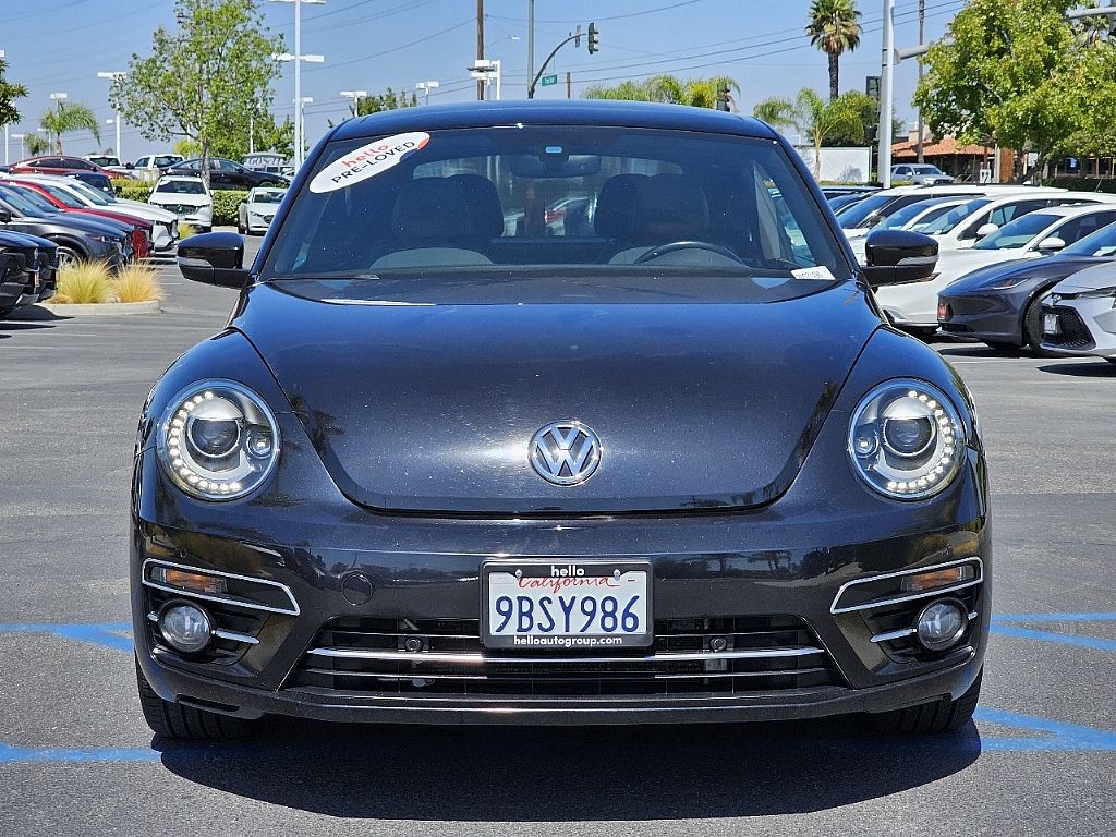 2018 Volkswagen Beetle SE photo 3
