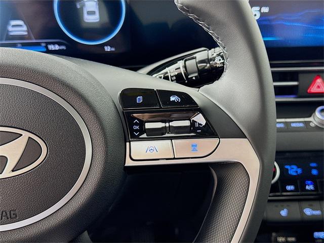 2025 Hyundai Elantra SEL Convenience photo 15