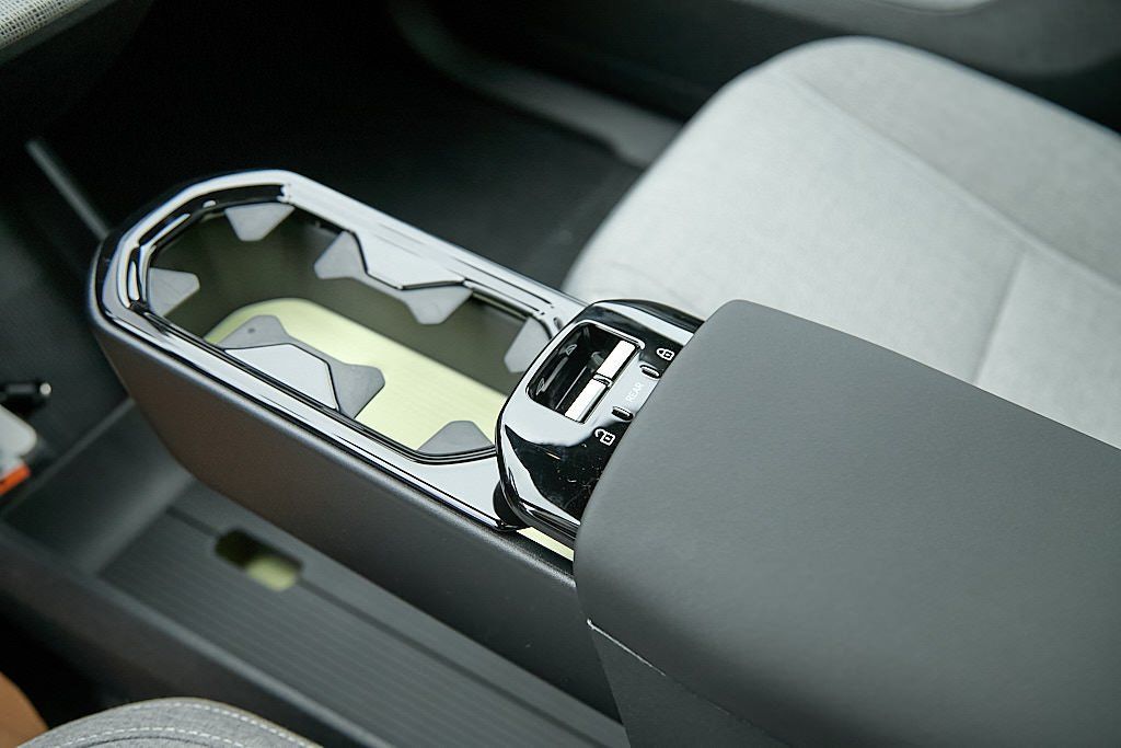 2026 VOLVO EX30 - Image 14