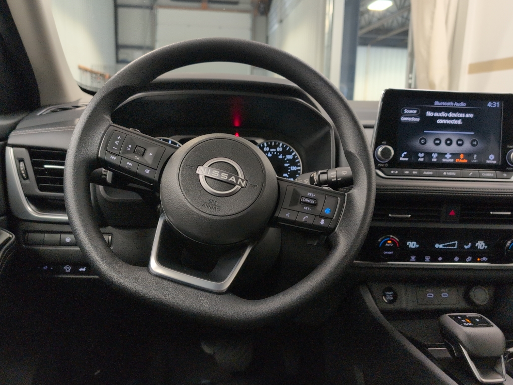 2024 Nissan Rogue SV photo 9