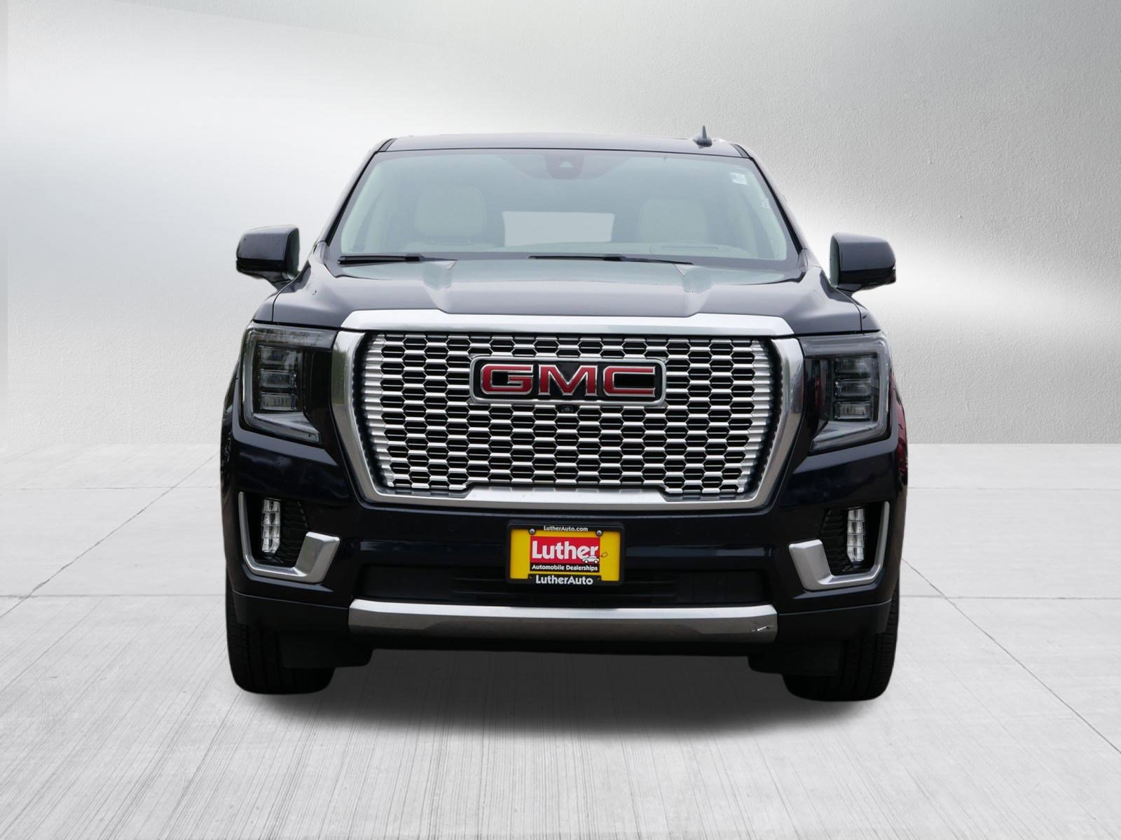 Used 2021 GMC Yukon XL Denali with VIN 1GKS2JKL2MR158880 for sale in Vadnais Heights, Minnesota