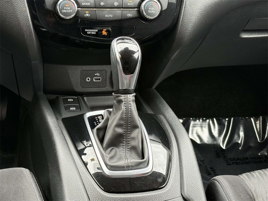 2019 Nissan Rogue SV photo 20