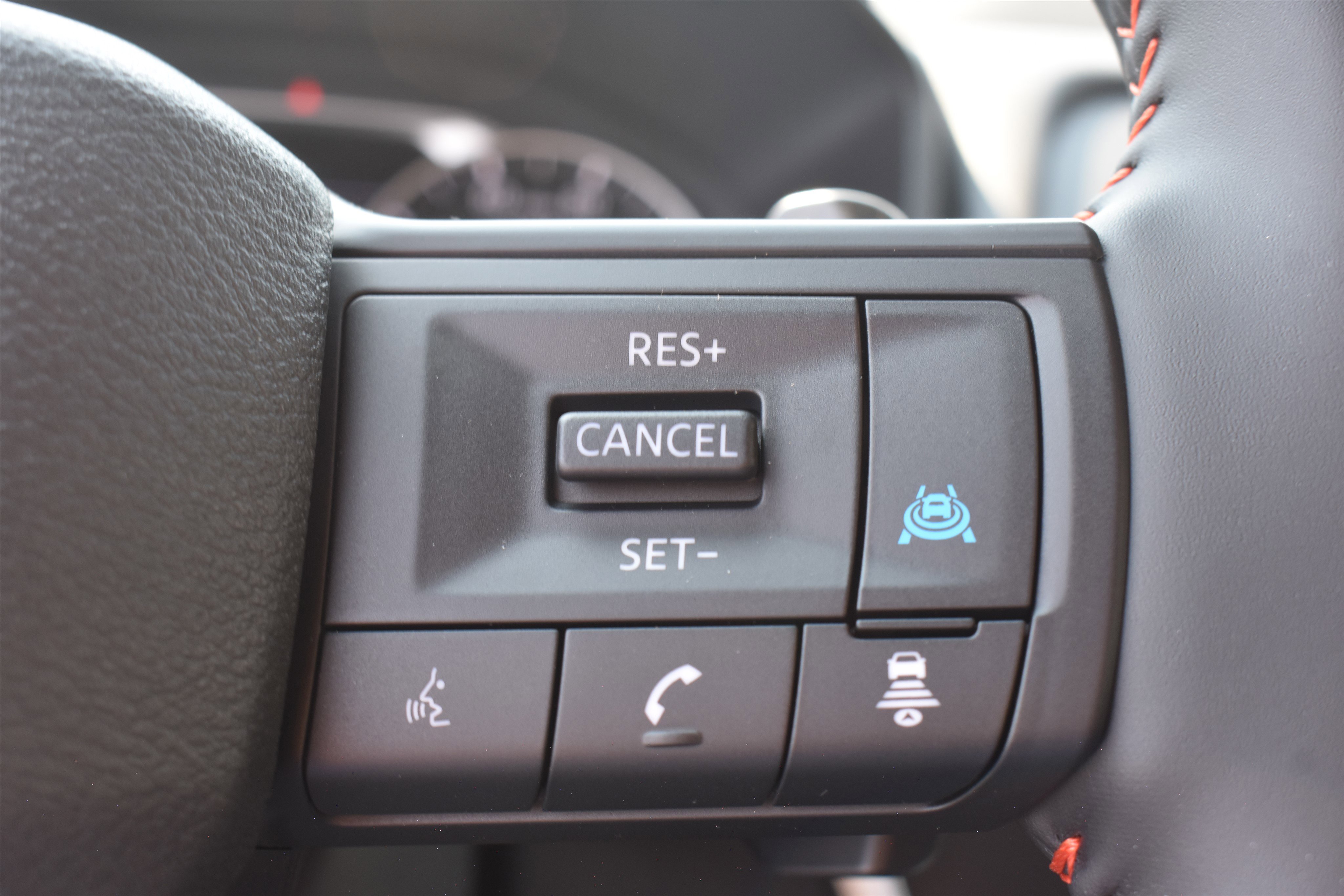 2026 Nissan Rogue SV photo 13