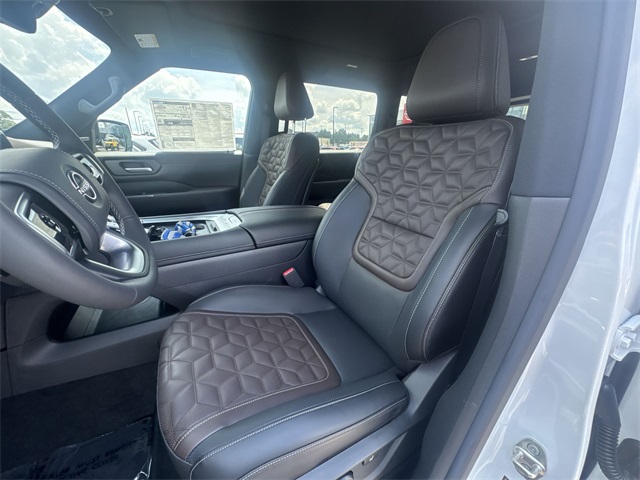 2025 Nissan Armada Platinum Reserve photo 6