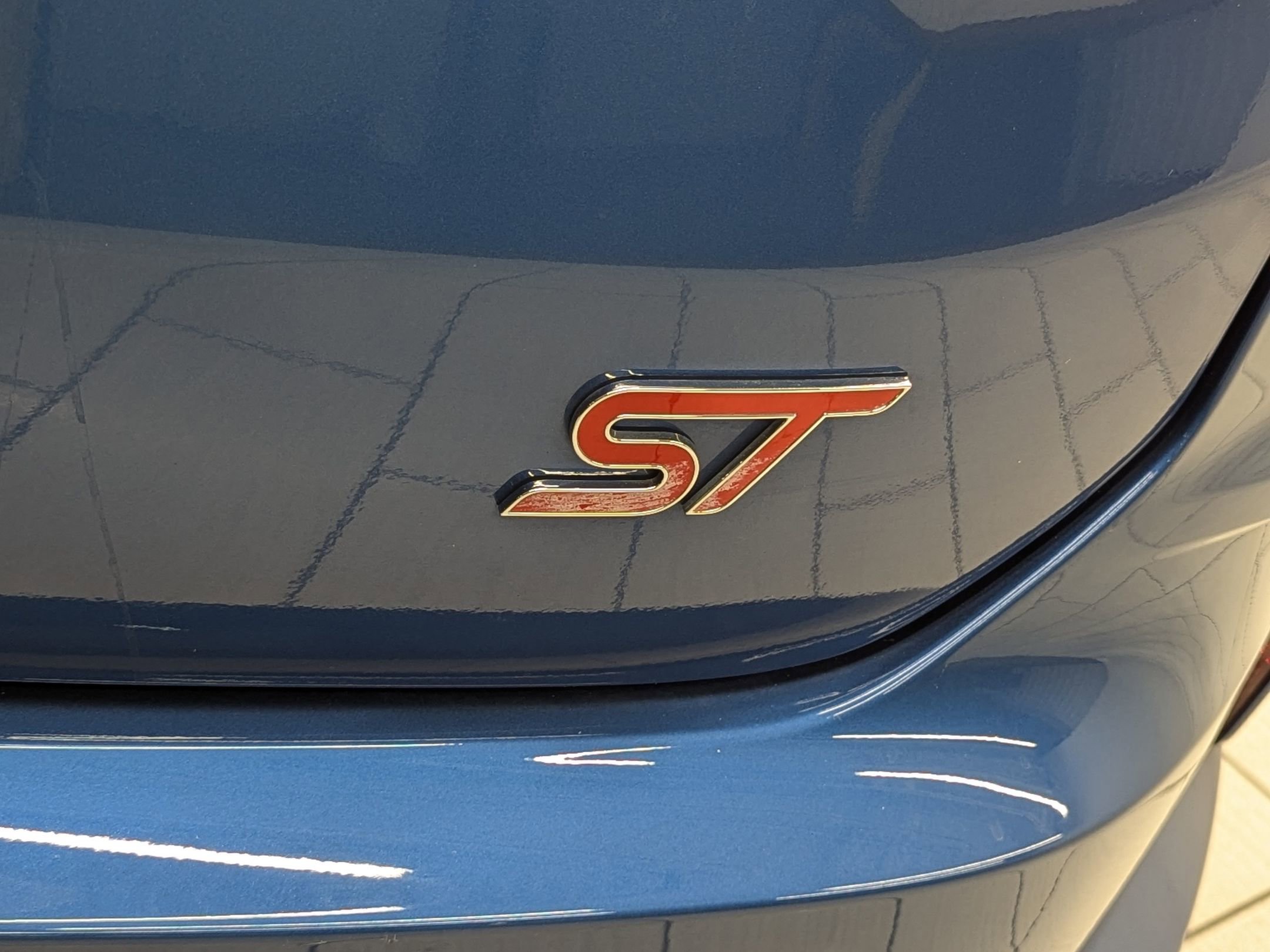 2021 Ford Edge ST photo 31