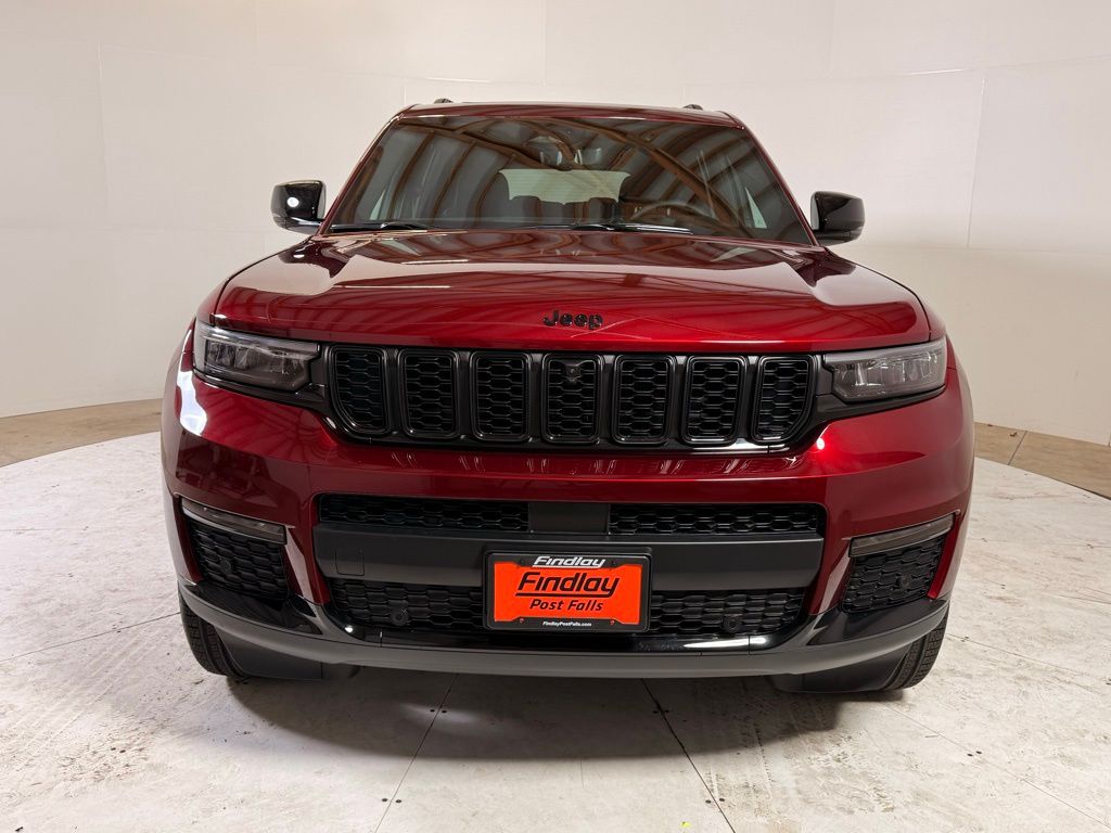 2025 Jeep Grand Cherokee Limited photo 2