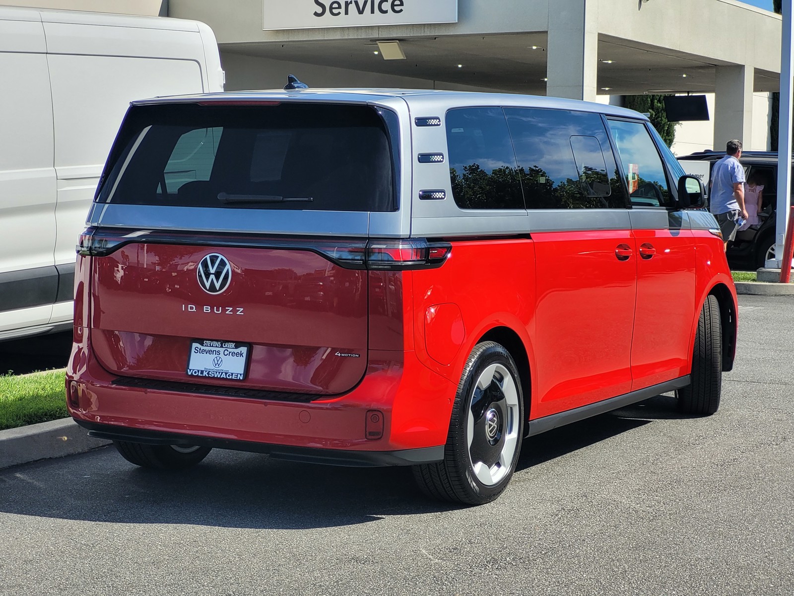 2025 Volkswagen ID. Buzz Pro Plus photo 4