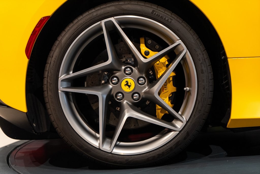 2022 Ferrari F8 Spider Base photo 14
