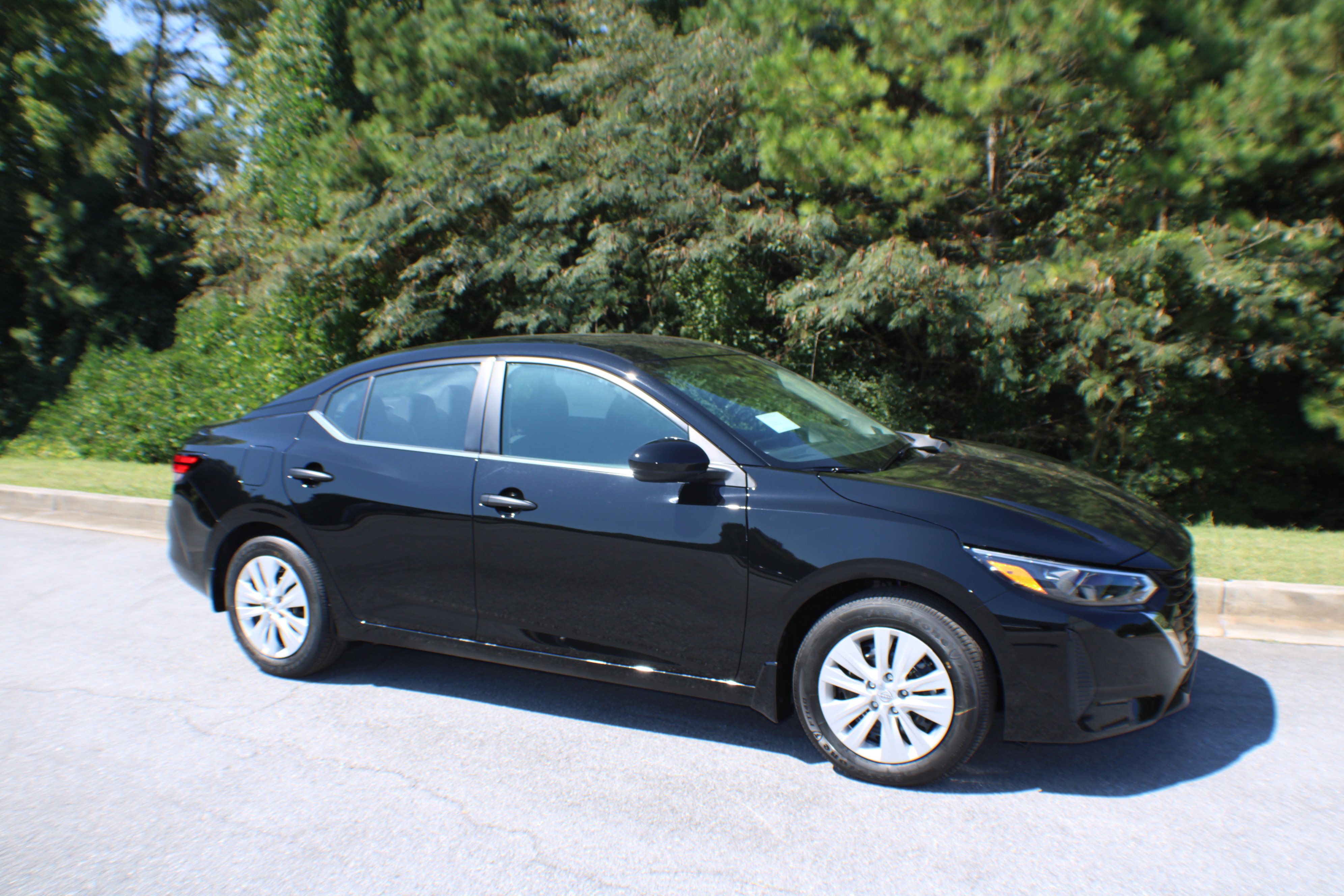 2025 Nissan Sentra S's photo