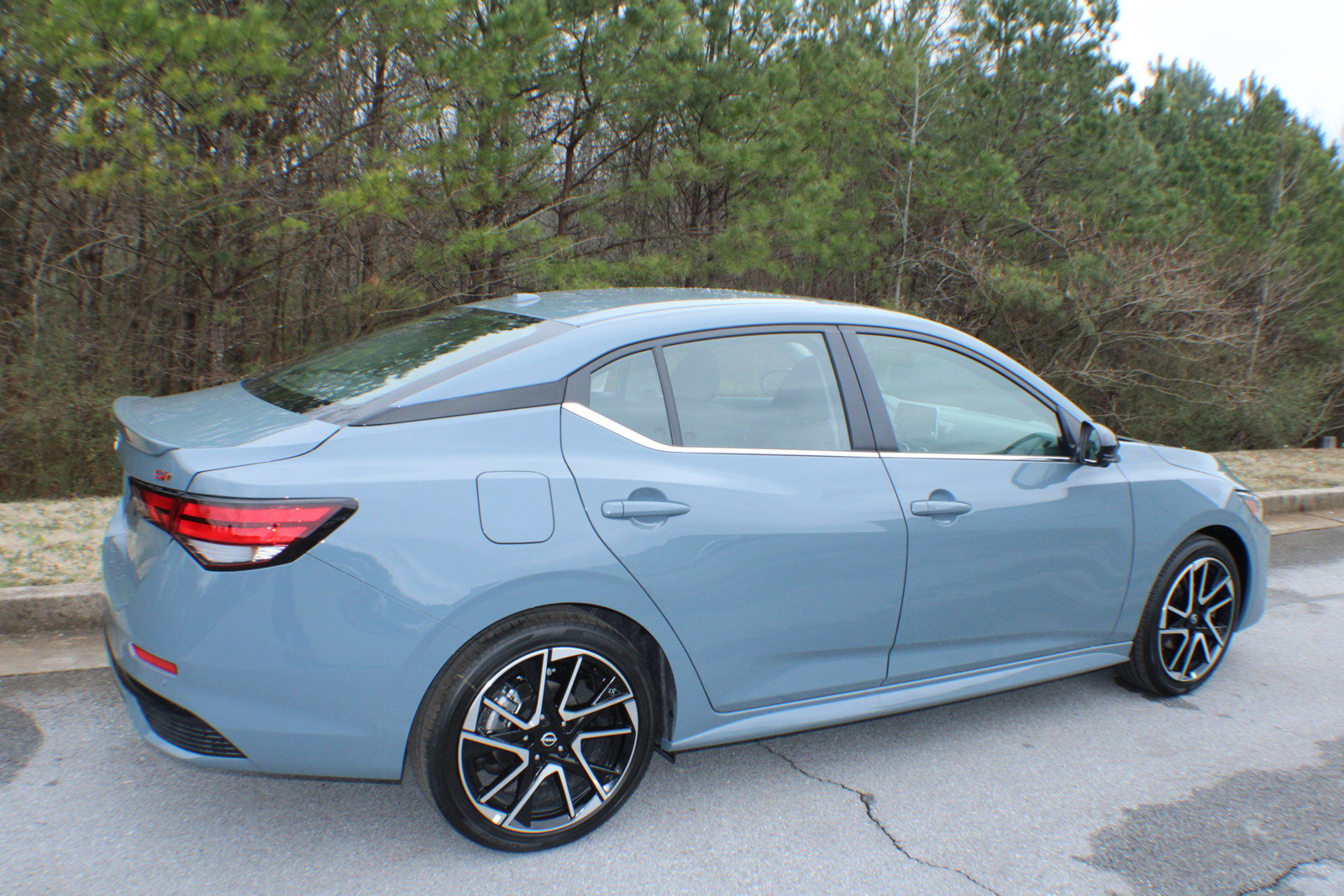 2025 Nissan Sentra SR photo 2