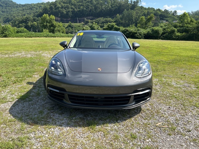 2018 Porsche Panamera 4S photo 2