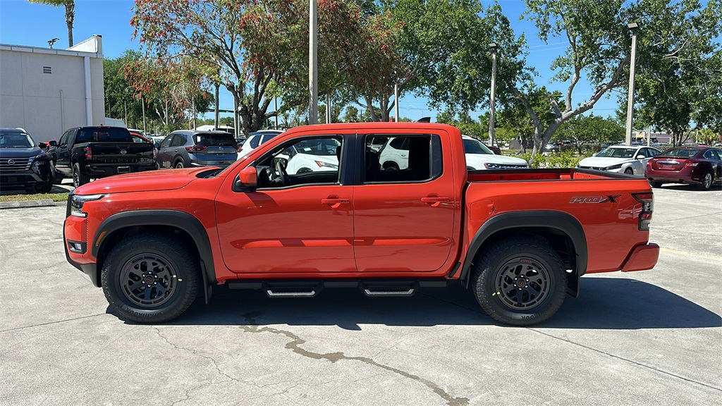 2025 Nissan Frontier Crew Cab PRO-X photo 4