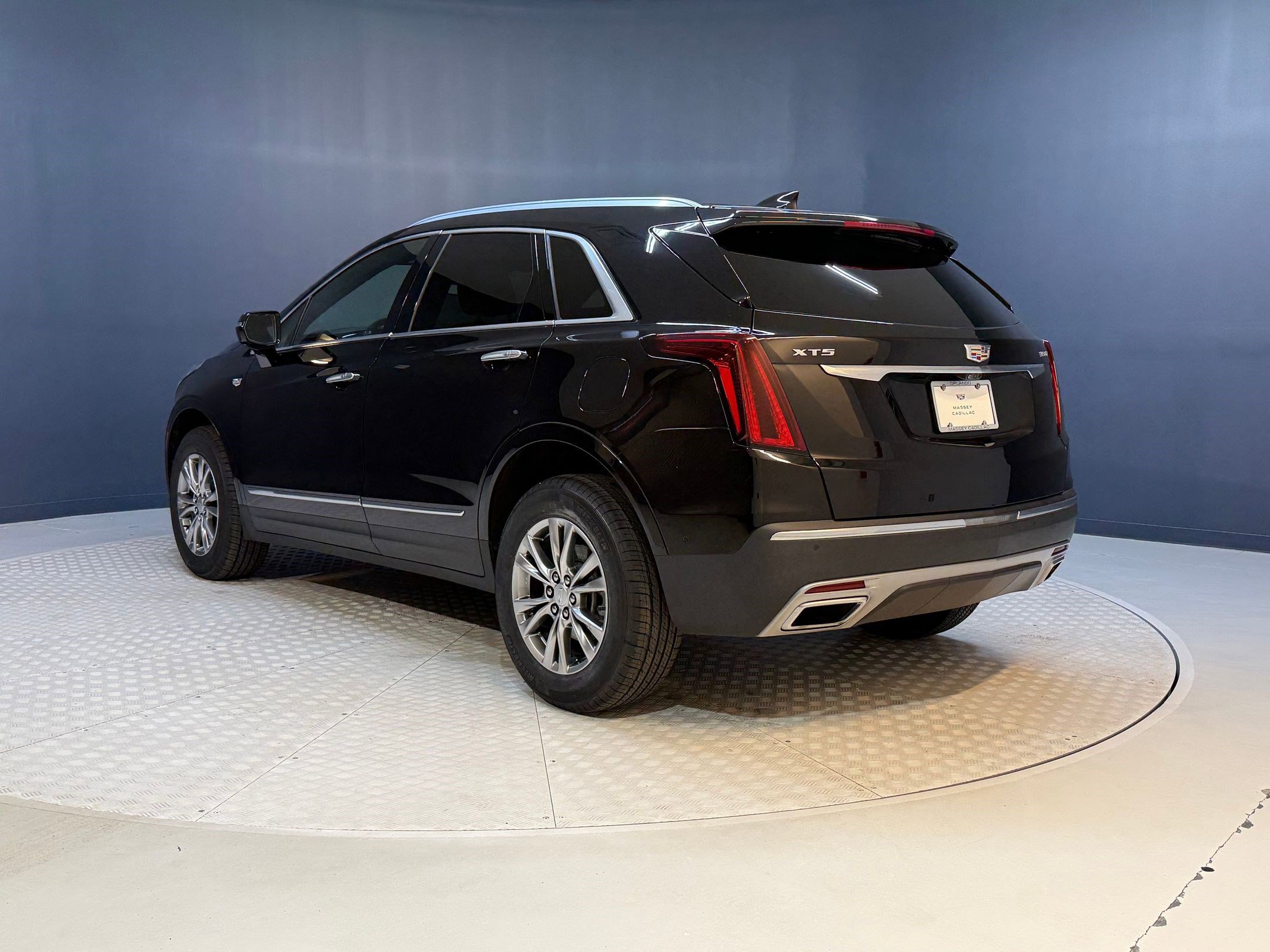 2022 Cadillac XT5 Premium Luxury photo 3