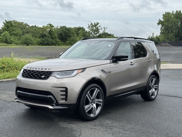 2024 Land Rover Discovery Dynamic SE's photo
