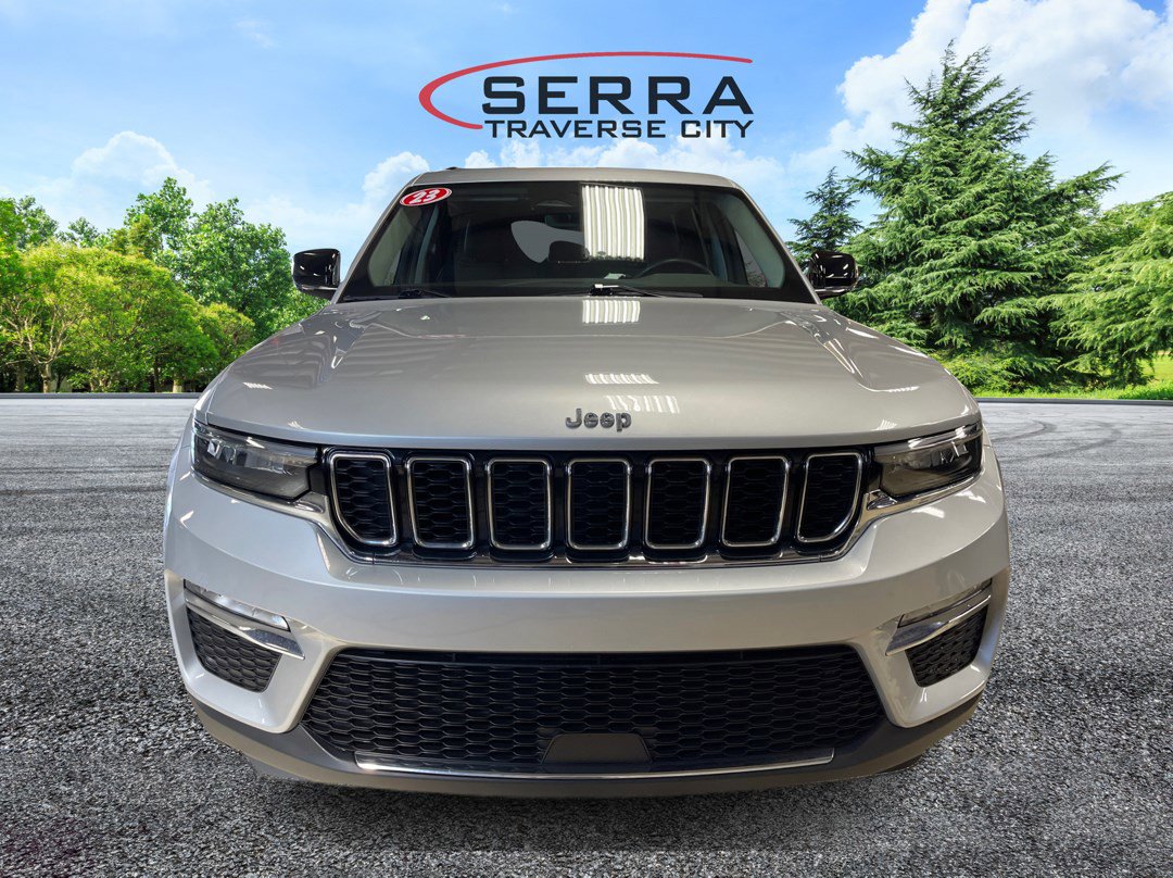 2023 Jeep Grand Cherokee Limited photo 2