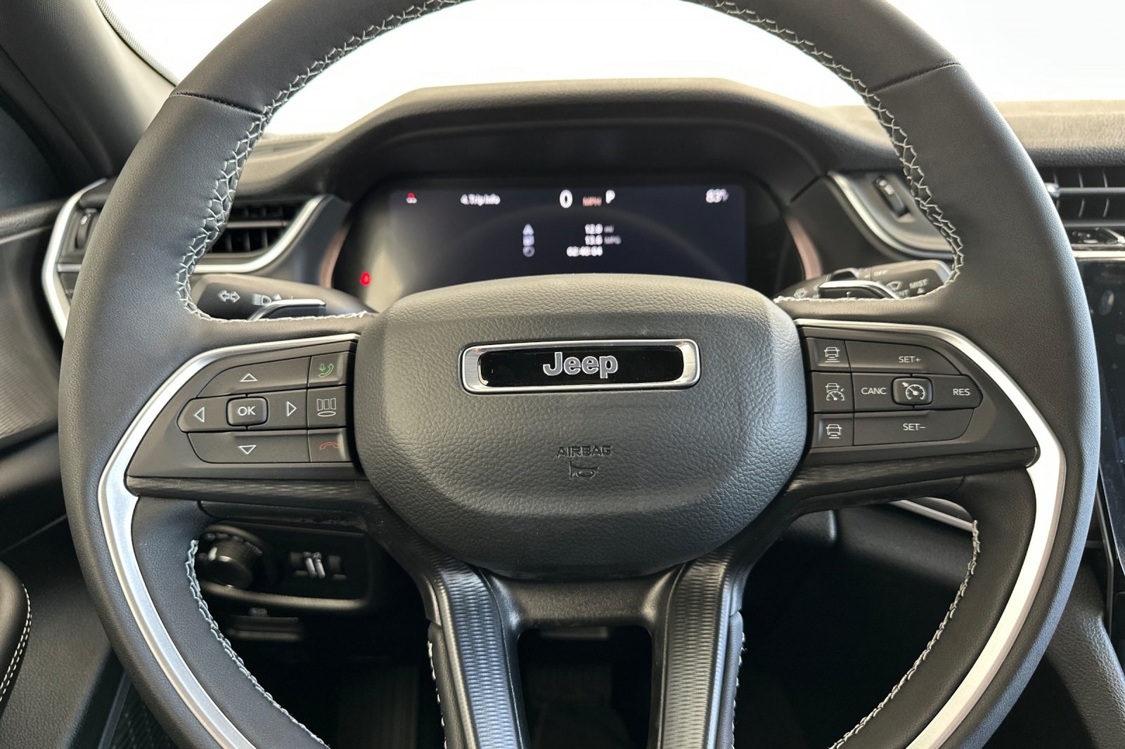 2025 Jeep Grand Cherokee Laredo photo 21