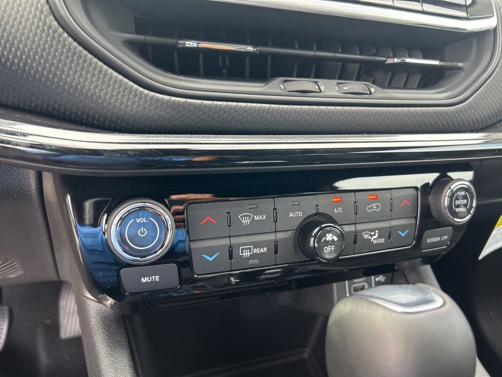 2025 Jeep Compass Latitude photo 34