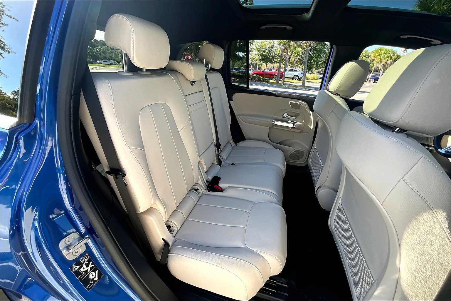 2025 Mercedes Benz GLB 250 photo 19