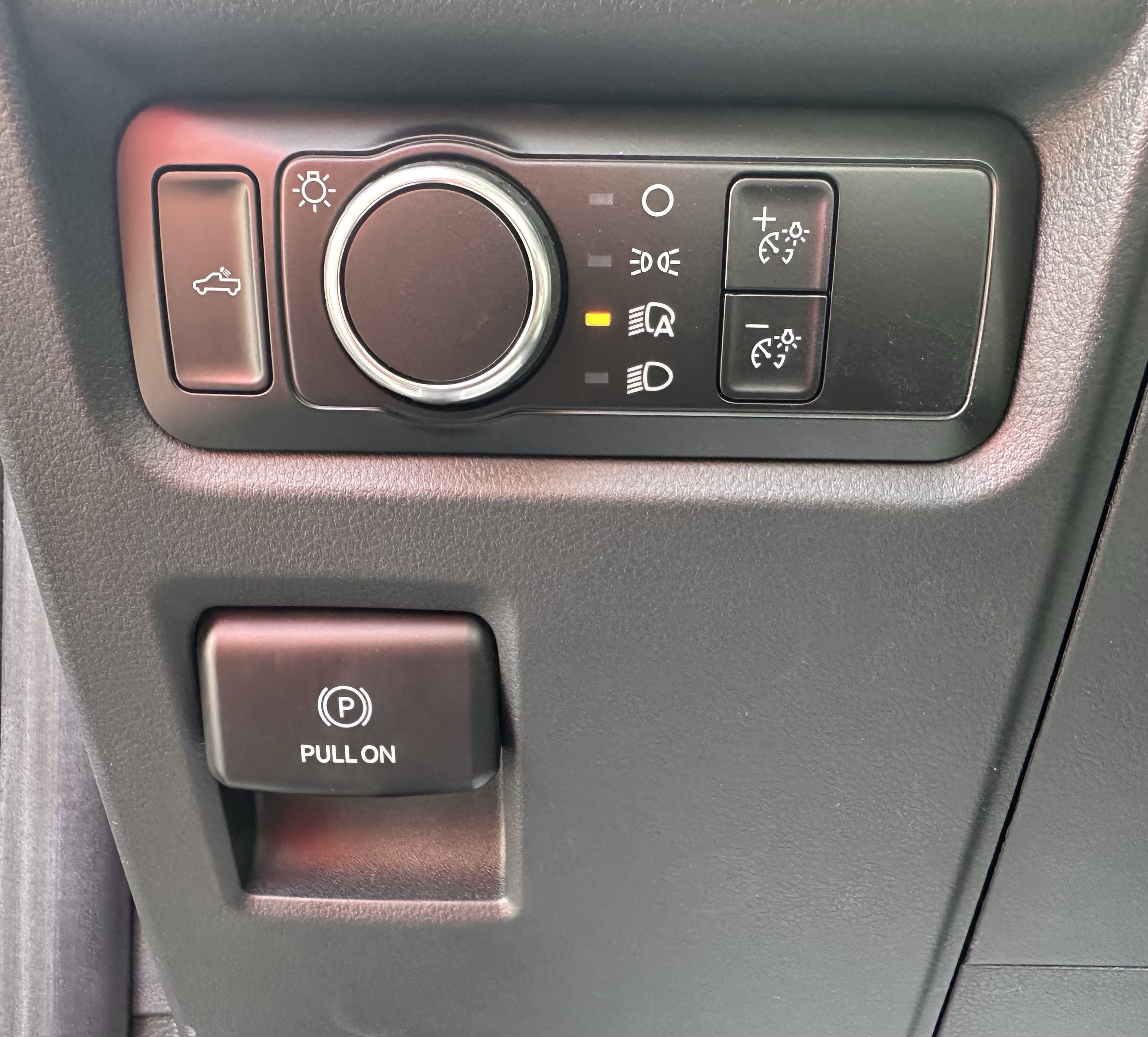 2024 Ford F-150 XL photo 2