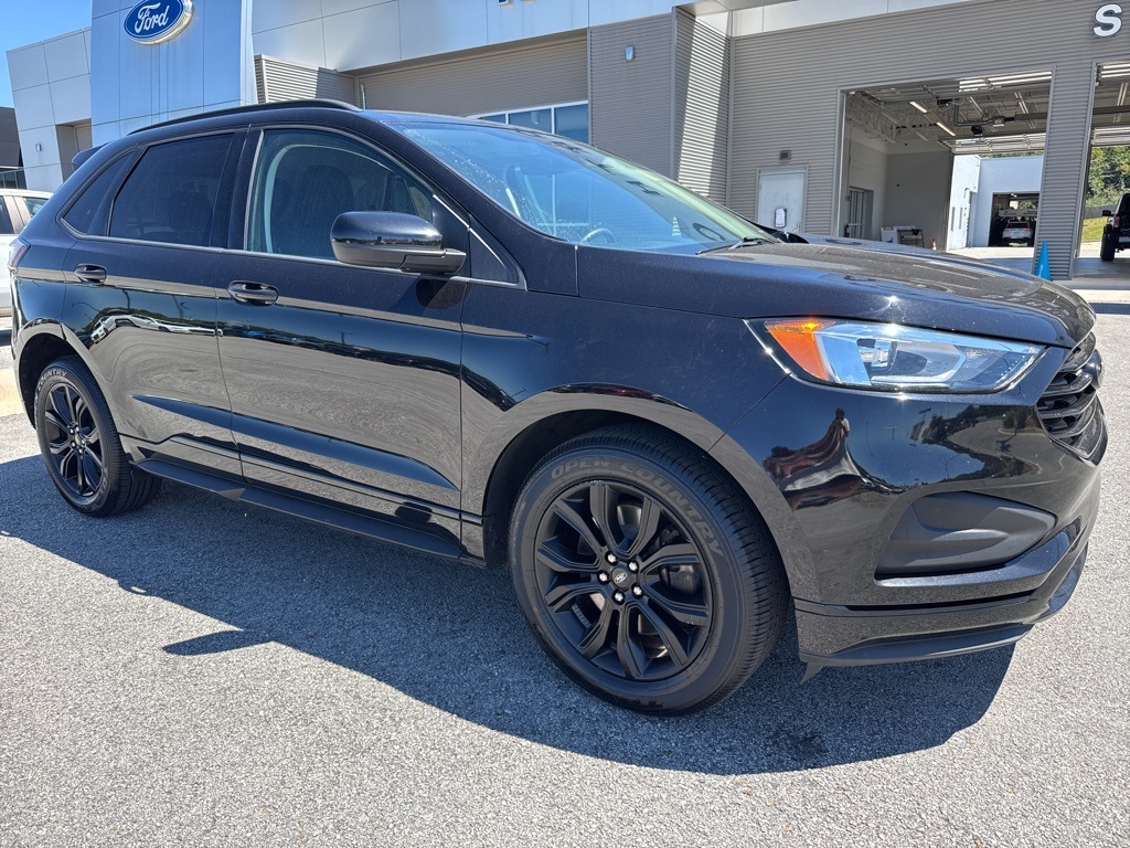 2022 Ford Edge SE photo 2