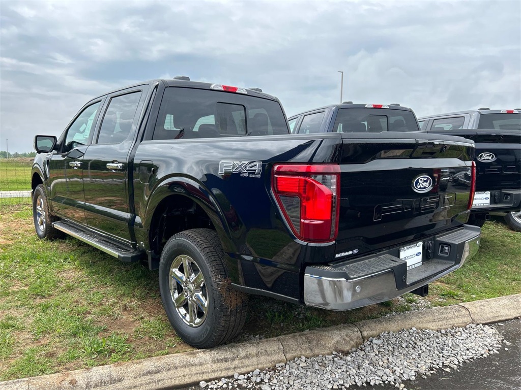 2025 Ford F-150 XLT photo 3